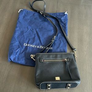 Dooney & Bourke black pebble grain crossbody bag